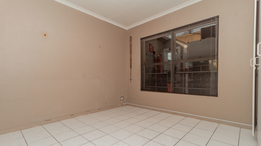 2 Bedroom Property for Sale in Glenwood Western Cape